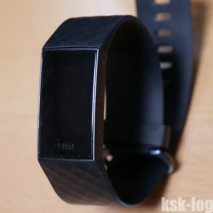 Fitbit Charge3は結局保護フィルムを付けないことにしましたのサムネイル